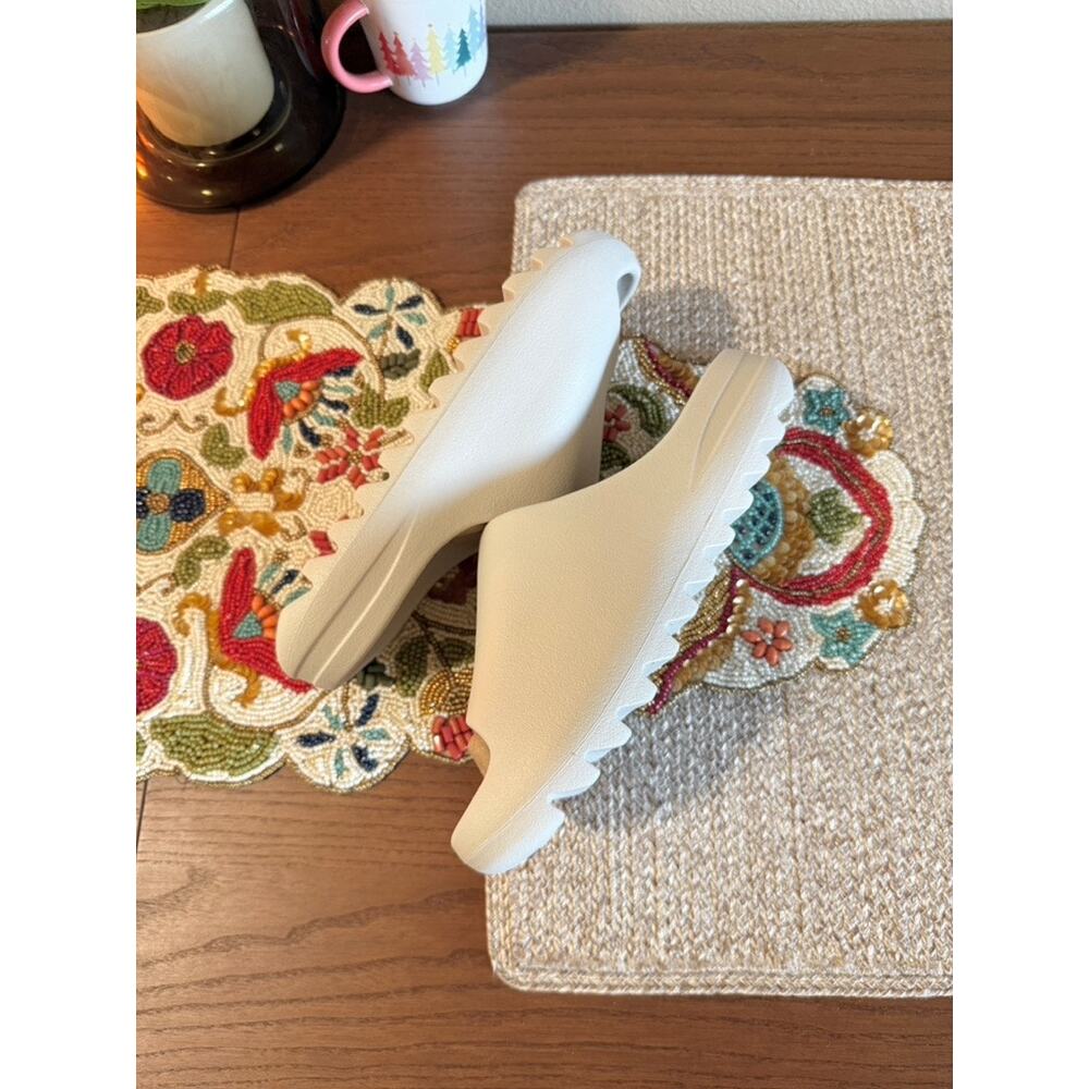 YZY YS-01 Cream Yeezy Slides Pure - Picture 7 of 7